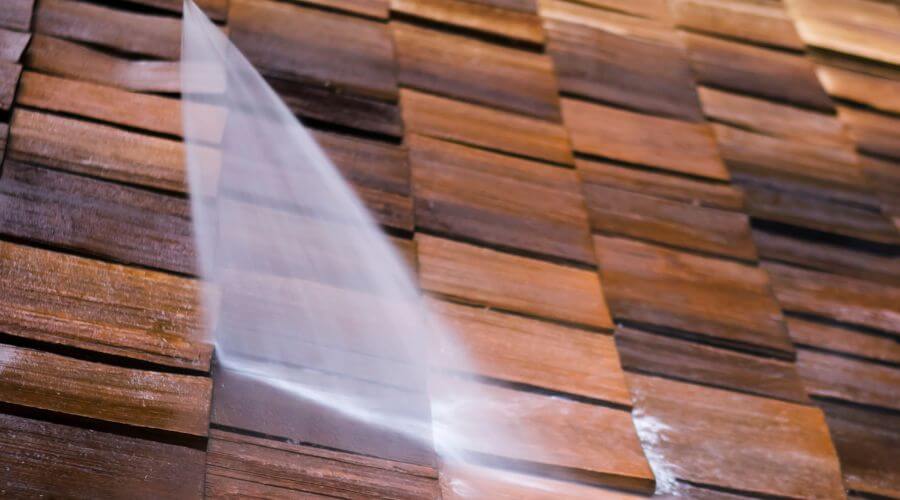 Professional gutter cleaning in Surfside, CA